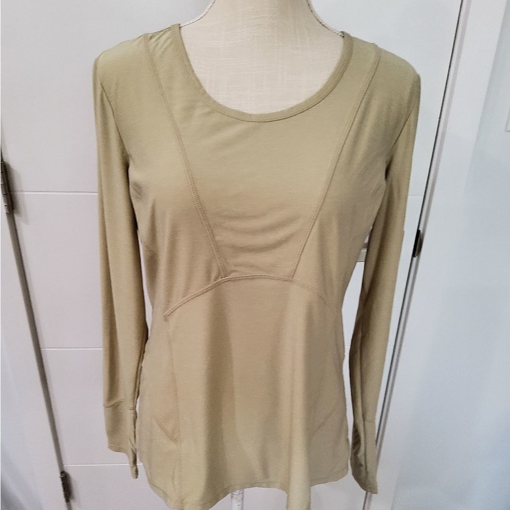 Athleta Women's Activewear Tan T-shirt Size L